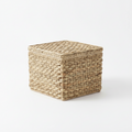 Panier de rangement en fibres naturelles avec couvercle tressé